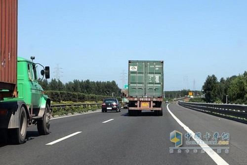 货车高速逃费200万元 40余名嫌疑人落网
