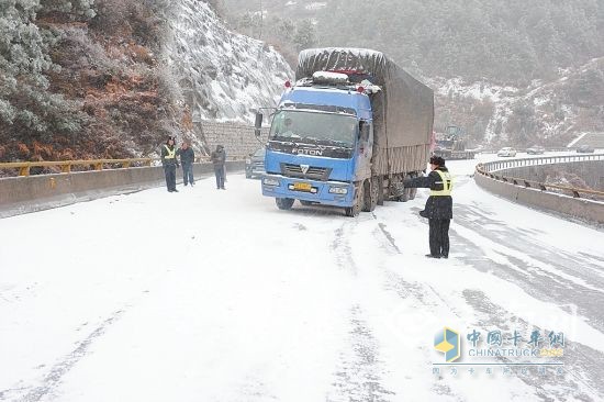 雨雪来袭 交通运输部紧急部署交通安全保障工作