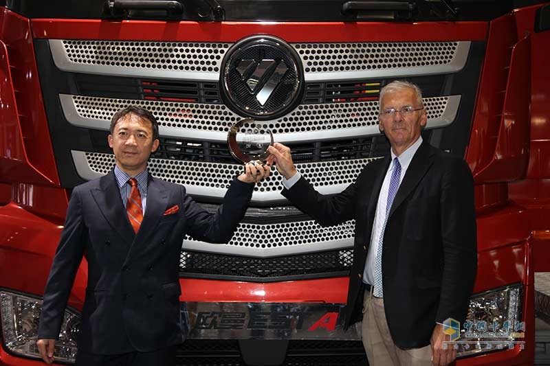欧曼EST获2017年度超级卡车奖