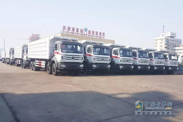 北奔多轴自卸车