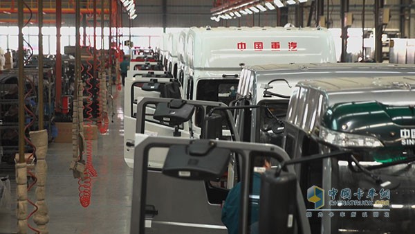 中国重汽卡车生产线