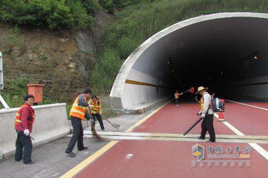 《陕西省公路隧道安全保护办法》4月1日起施行