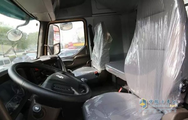 卡车驾驶室座椅等皮质、针织物清洁