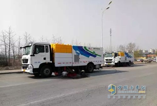 中国重汽T5G洗扫车