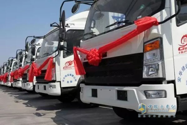 中国重汽HOWO轻卡国五统帅产品