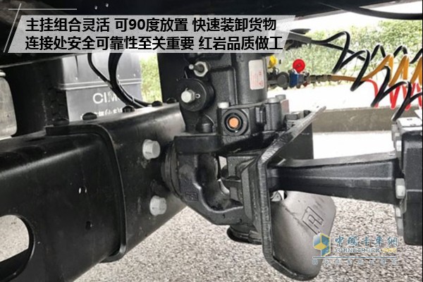 上汽红岩杰狮C500 8X4中置轴货运列车