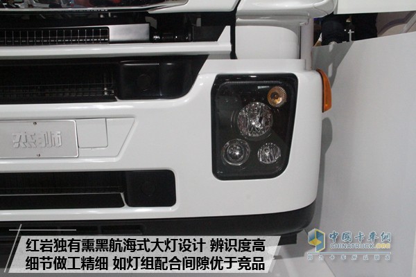 上汽红岩杰狮C500 8X4中置轴货运列车