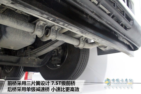 上汽红岩杰狮C500 8X4中置轴货运列车