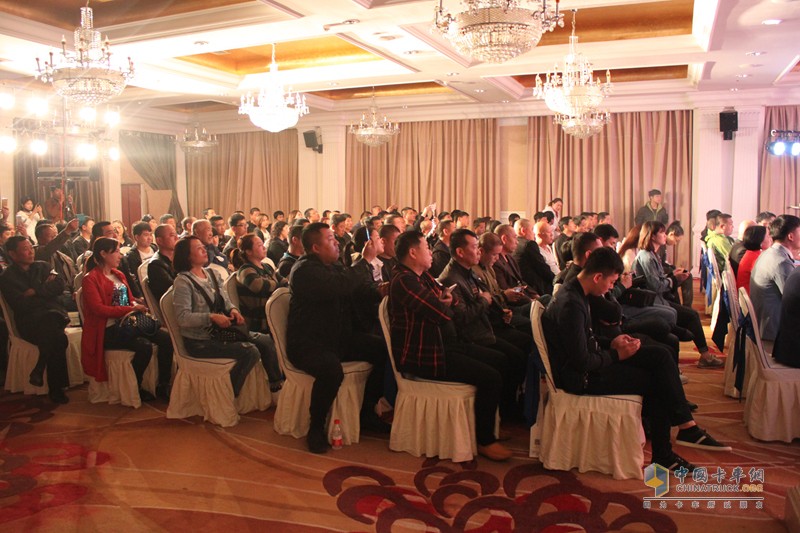 中国重汽百万英雄俱乐部—T7H用户马强百万公里达成发布会