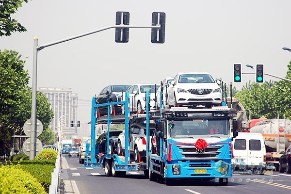 上汽红岩中置轴轿运车