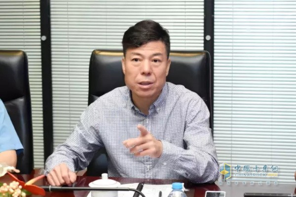 法士特集团公司董事长严鉴铂