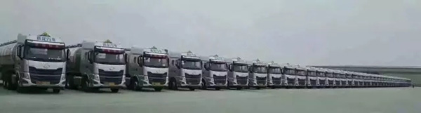 100台乘龙H7危化品运输车