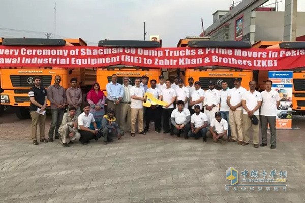 50辆陕汽重卡批量交付巴基斯坦客户