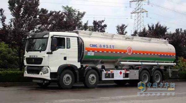 中集瑞江50辆铝合金液罐车准备奔赴西南某大型运输公司