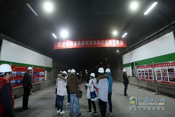 江西南昌红谷隧道