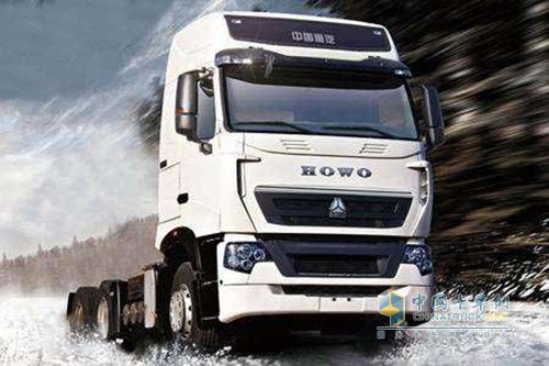 中国重汽重载版T7H牵引车
