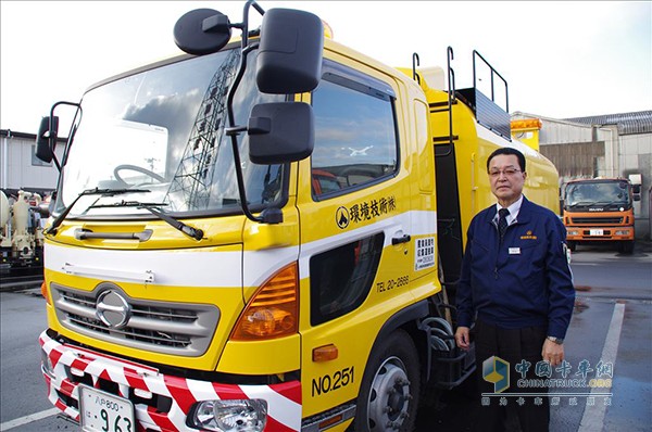 Kankyo Gijutsu公司的基于FE的日野Ranger道路清扫车配备艾里逊2500型号全自动变速箱。
