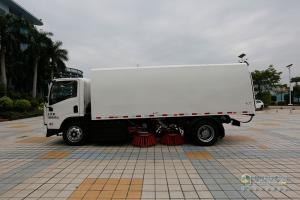 比亚迪 T7A 4×2 纯电动扫路车