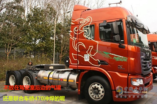 联合卡车 U400 400马力 6X4 LNG牵引车