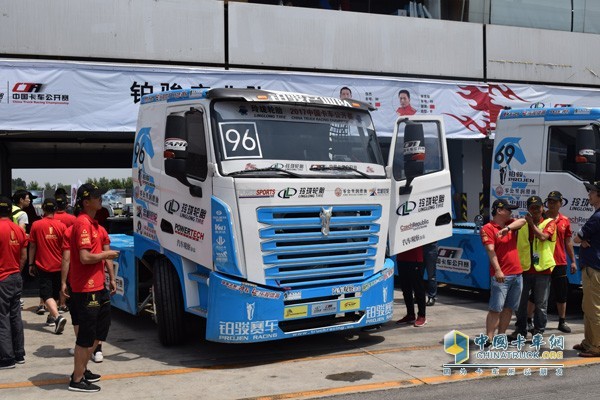 铂骏产业队首次参加中国卡车公开赛