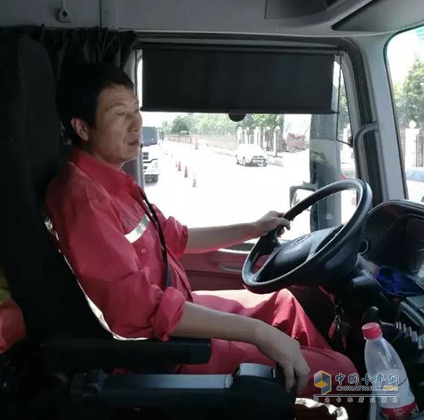 奔驰卡车