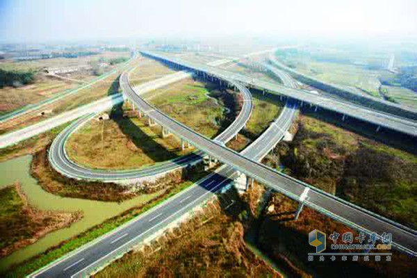 安徽合六叶高速明年扩建