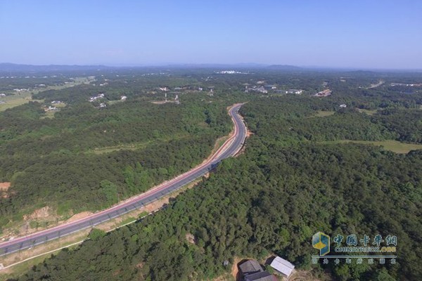 湖南村村通公路
