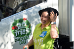 她拉老公下水跑物流 女司机物流生涯二三事