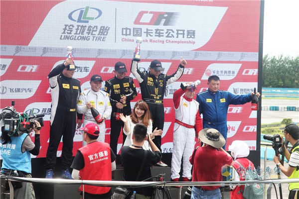 铂骏产业队在上海站登上冠军奖台