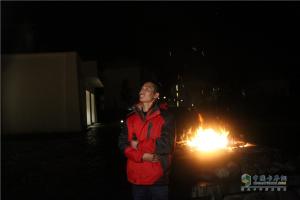 中国重汽藏地探索世界屋脊：行程中的藏族篝火晚会