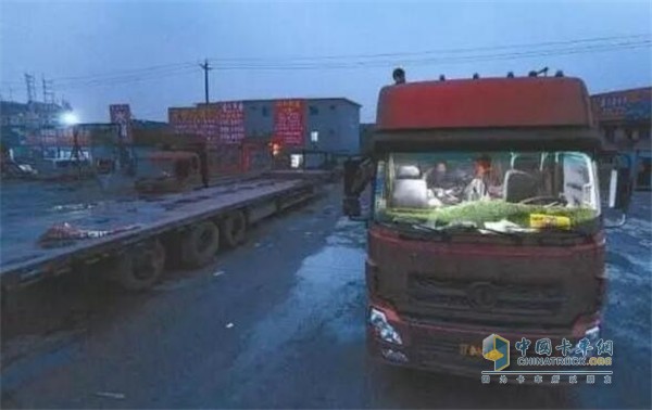 卡车