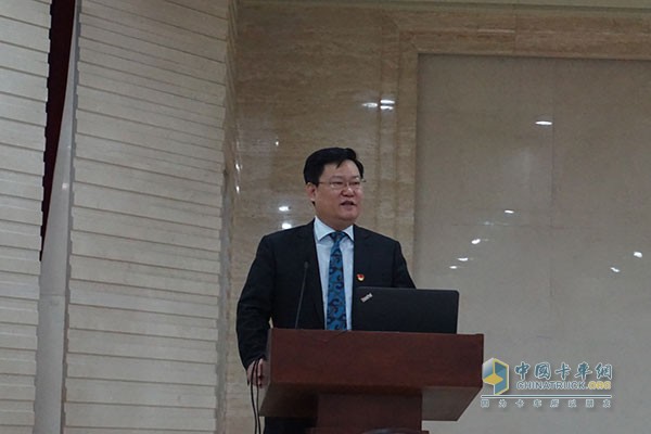 北京环卫集团副总经理、新闻发言人罗伟