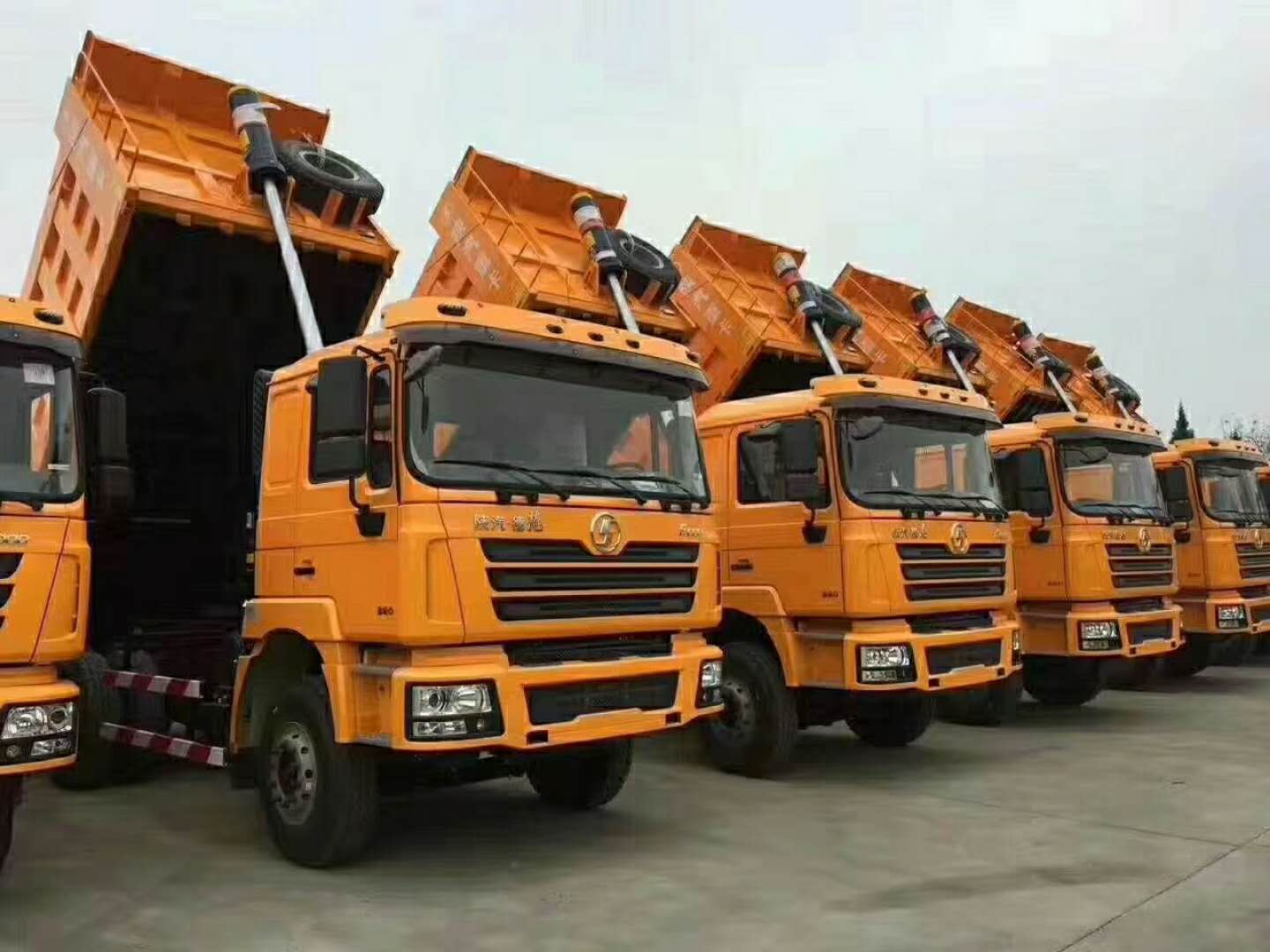德龙F3000  375马力   5.6米/5.8米 自卸车