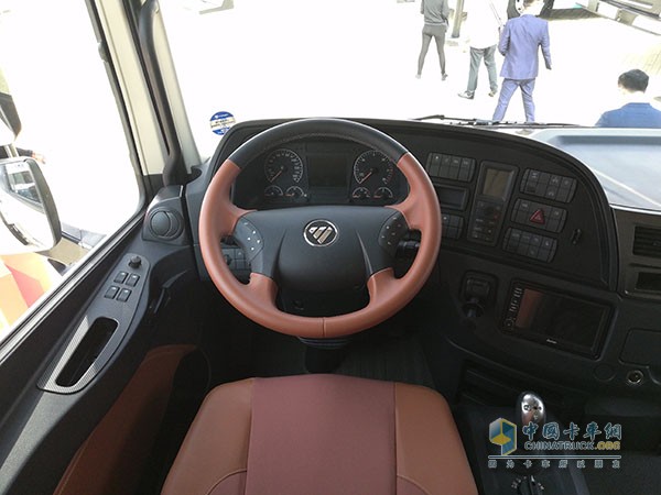 福田戴姆勒欧曼EST2.0超级卡车驾驶室