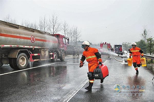 山东省实施高速公路车辆救援清障服务新的收费标准