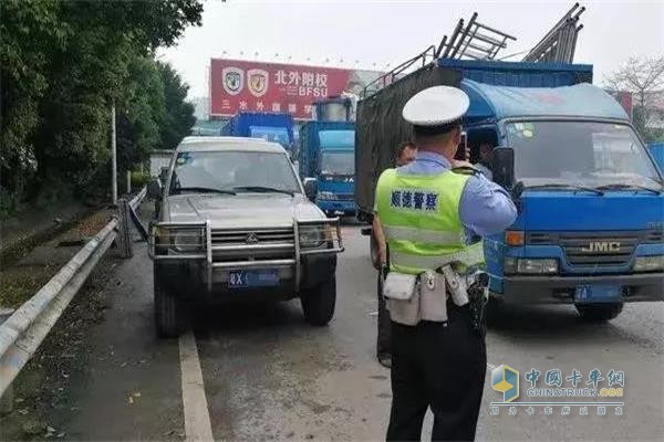 依法、公正、高效处理道路交通事故