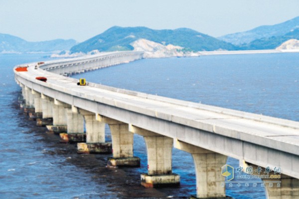 台州湾跨海特大桥圆满合龙