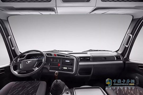 欧马可S5绿通之星舒适的驾驶室