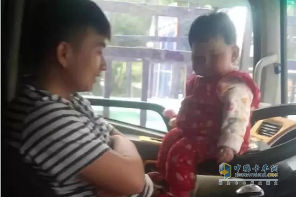 赵文广不常出远门，有时间就会回家照顾家人