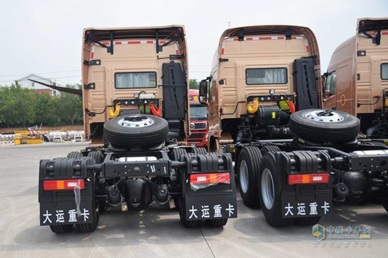 大运重卡 N9H系列 6×4 400-490马力 牵引车（奔驰发动机）