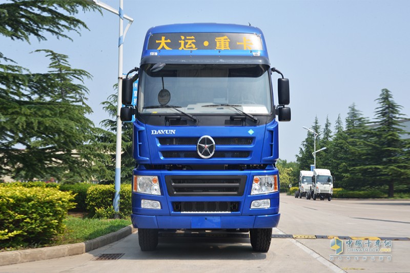 大运E8重卡纯电动 6×4 牵引车