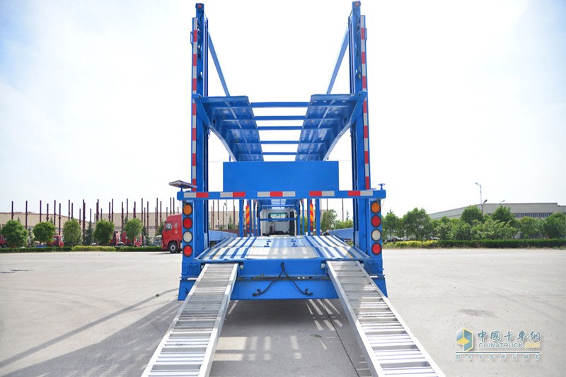 大运N6中置轴4×2 290马力国五轿运车 