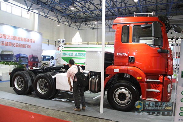新M3000纯电动牵引车