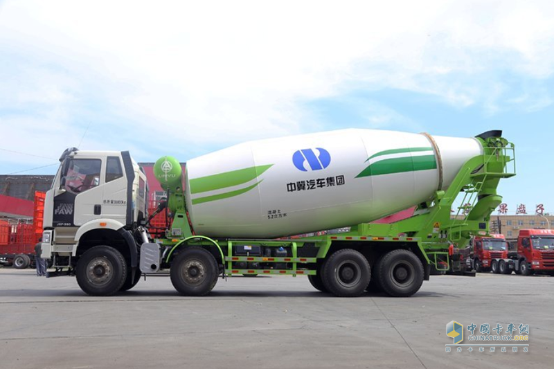 解放 J6P 390马力 8X4 混凝土搅拌车(凌宇牌) 