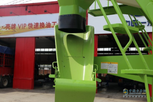 解放 J6P 390马力 8X4 混凝土搅拌车(凌宇牌) 