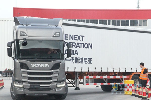 比赛用车--全新一代斯堪尼亚R450