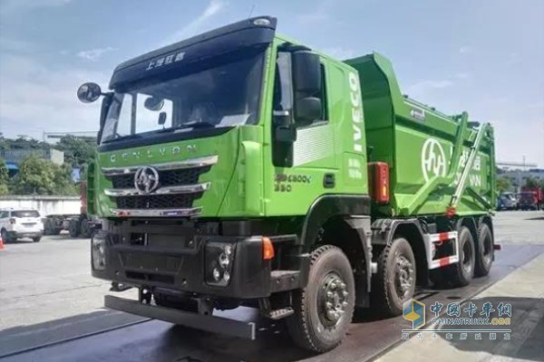 上汽红岩自卸车