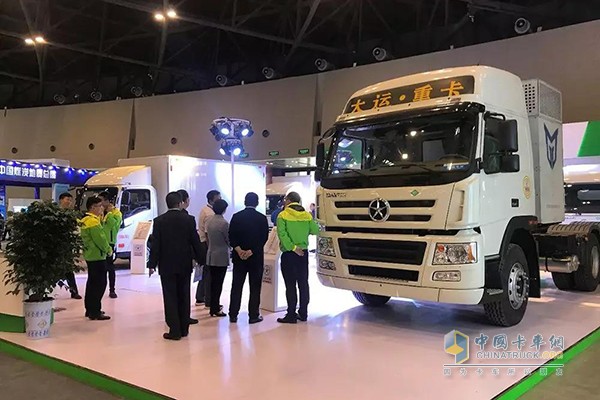 大运电动牵引车