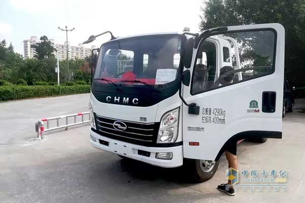 致道300M轻卡造型靓丽