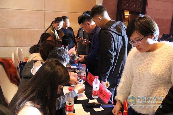 中国重汽最终斩获112台订单